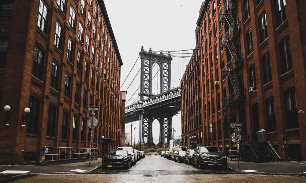 Easy Ways to Enjoy Your Favourite Show While Visiting Another City
