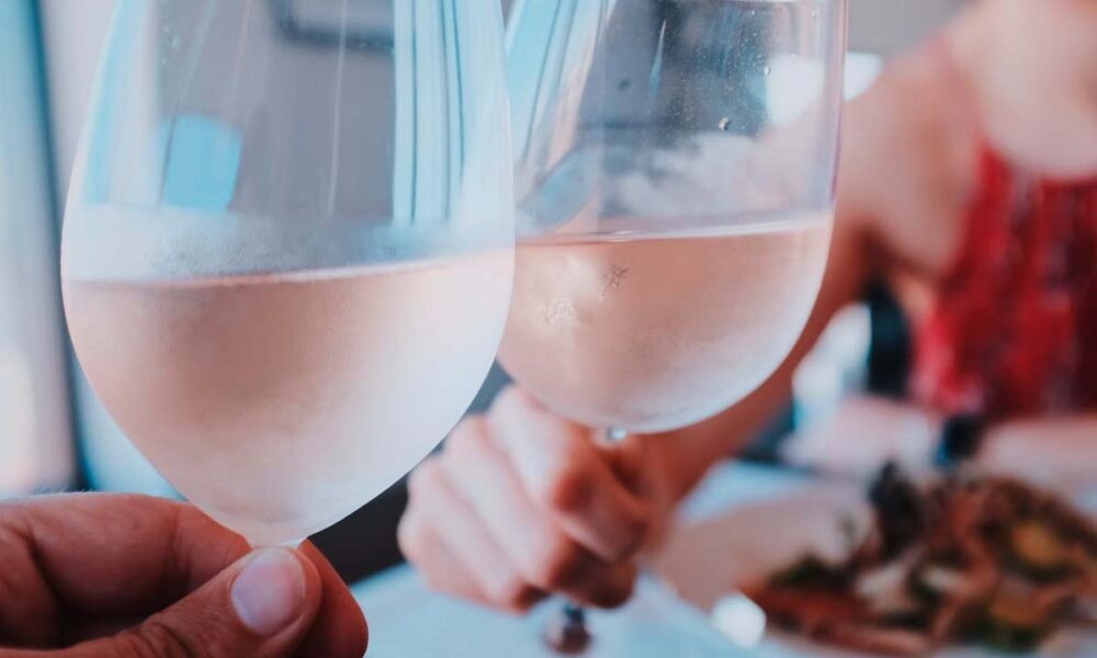Cooking on Your First Date: Tips to Prepare Well