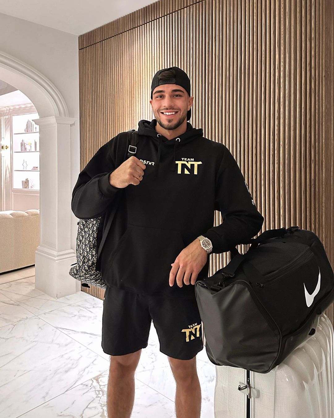 Tommy Fury’s family consists of his parents and four siblings.