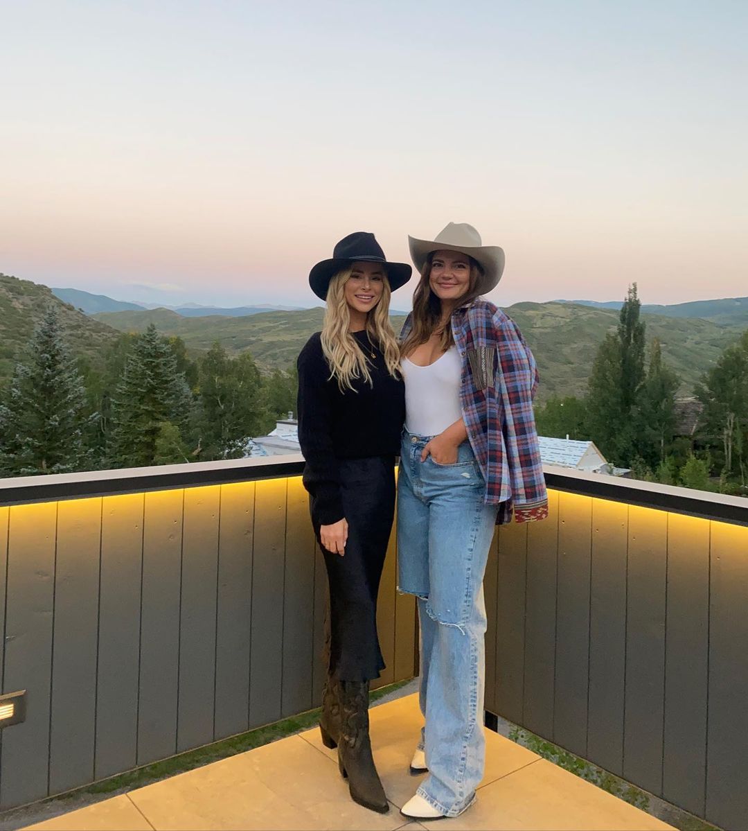 Amanda Stanton shares a close bond with her sister.