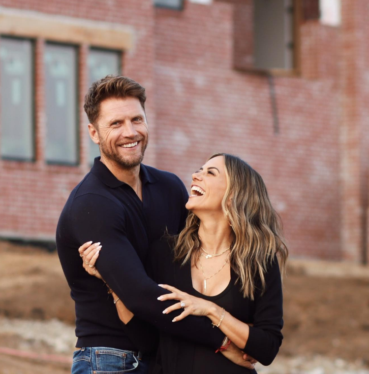 Jana Kramer and Allan Russell got engaged just after 6 months of dating.
