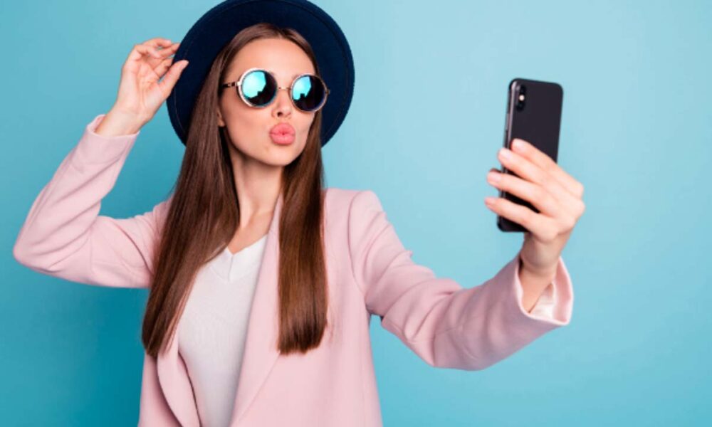 All Eyes On You: How To Become An Influencer and Make Money | 2023