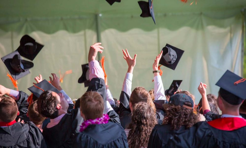 10 Compelling Reasons to Study Abroad