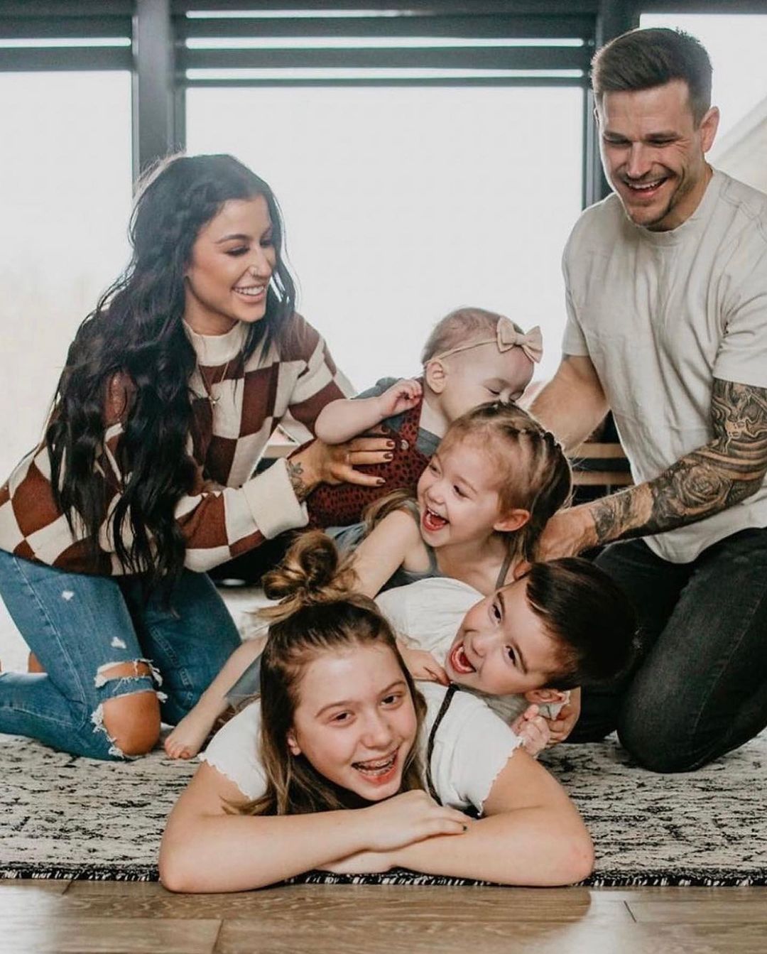 Chelsea DeBoer, her husband Cole DeBoer, and their four children.