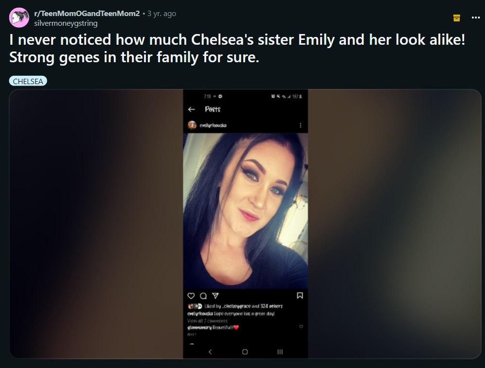 Fans believe that Chelsea DeBoer and her sister Emily share a strikingly similar appearance.