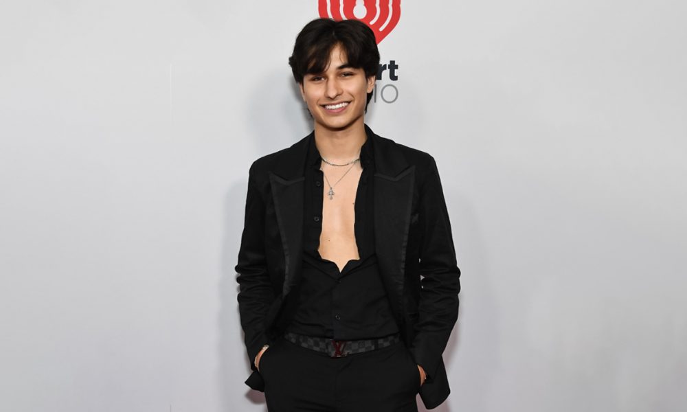 Kio Cyr Is Dating New Girlfriend Beca Oliveira After Breakup
