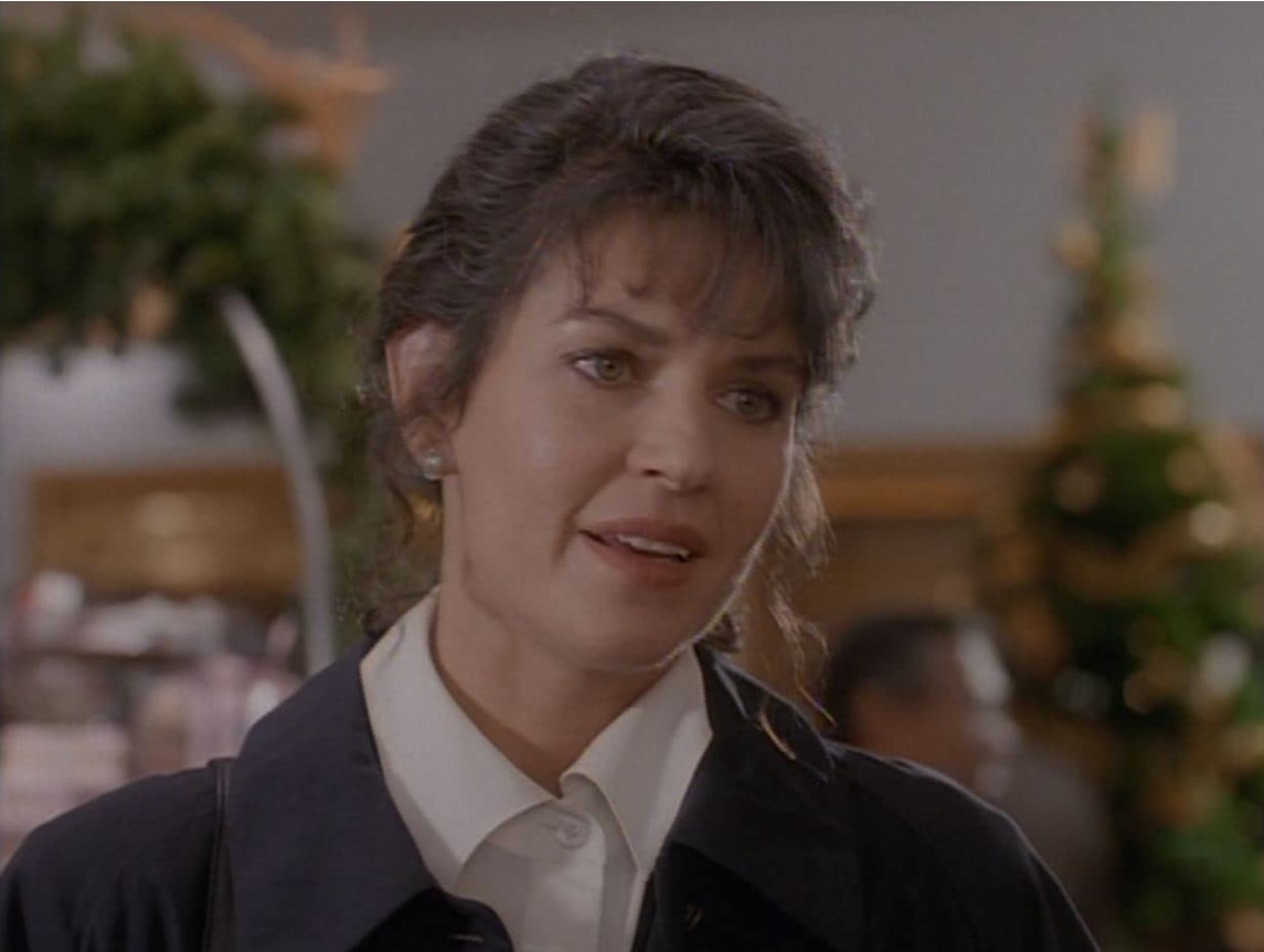 Wendy Crewson as Roberta 'Robbie' Cratchet in 1995's Ebbie 
