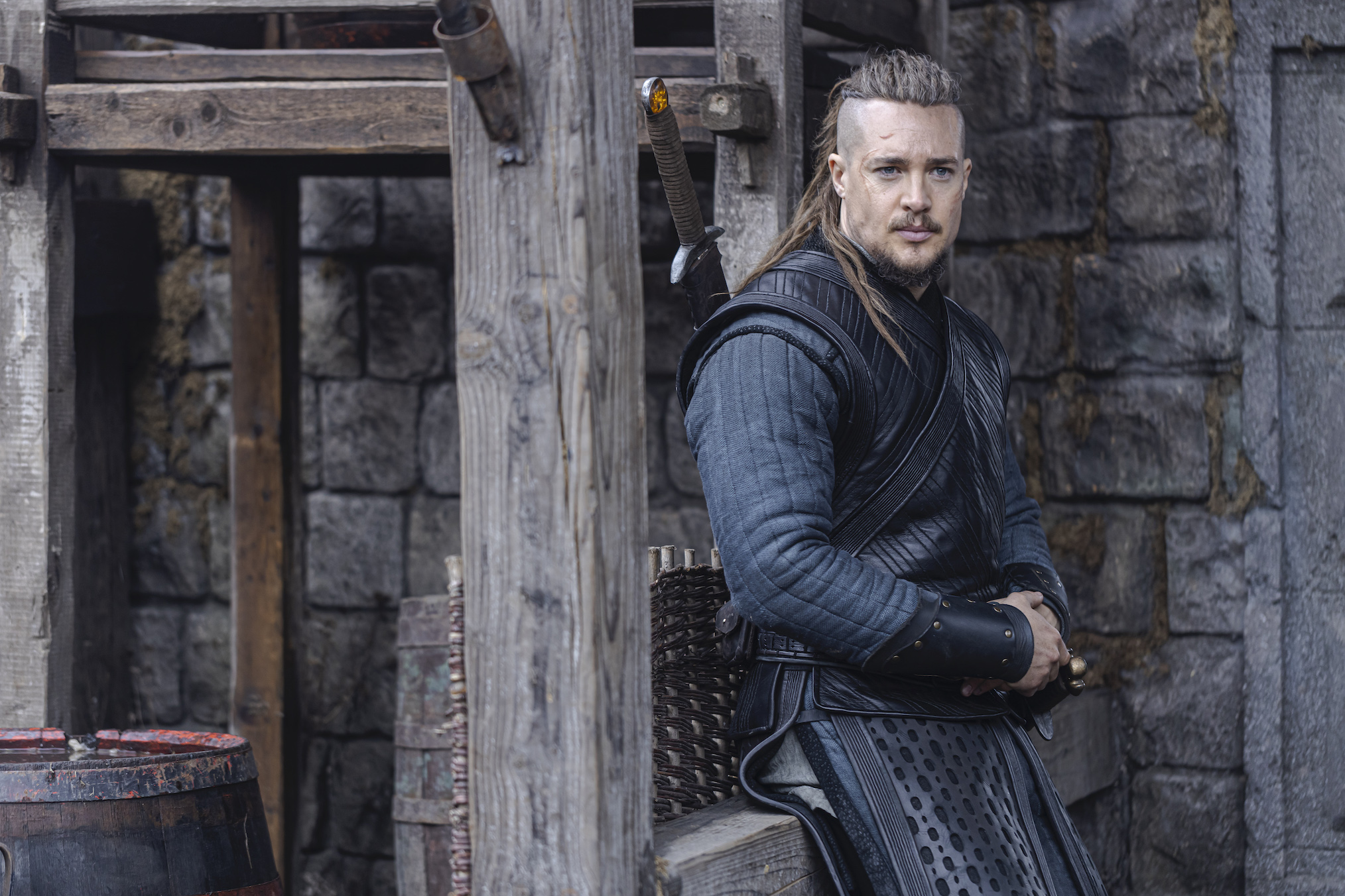 Alexander dreymon the last kingdom cast