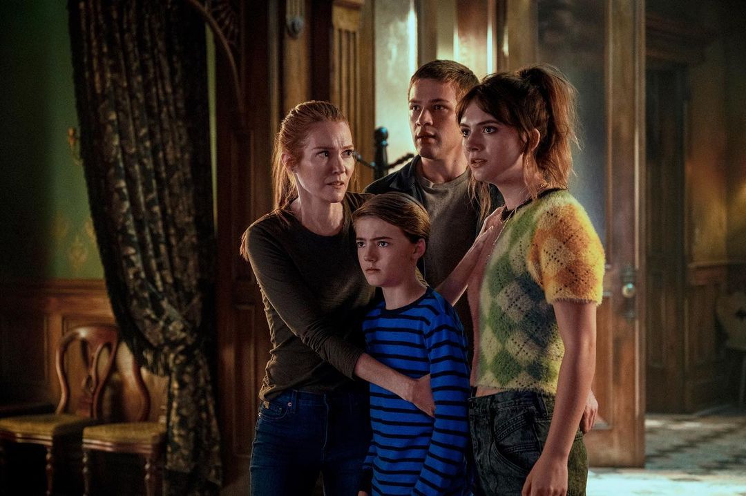 First Look at the Locke family in 'Locke & Key' season 3