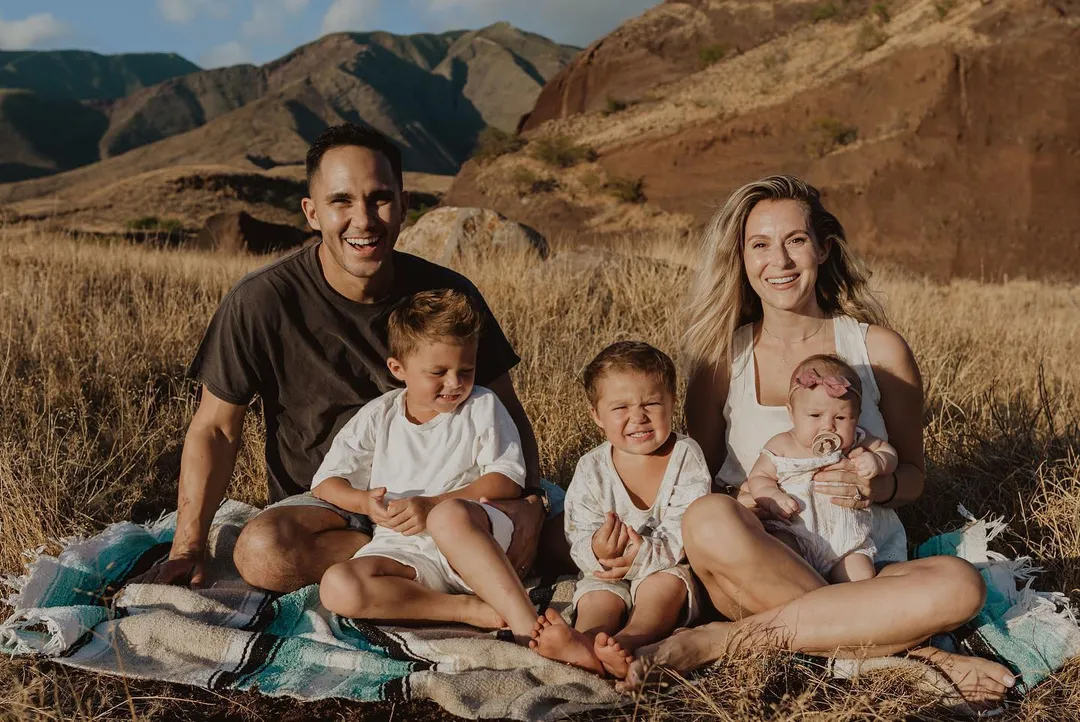 Alexa PenaVega with her husband, Carlos PenaVega, and their children