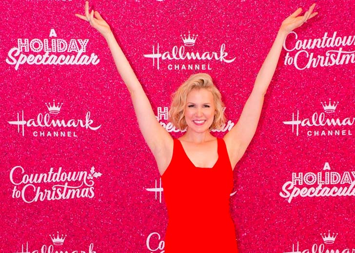 Meet Ginna Claire Mason — Actress Who Played Maggie on ‘A Holiday Spectacular’