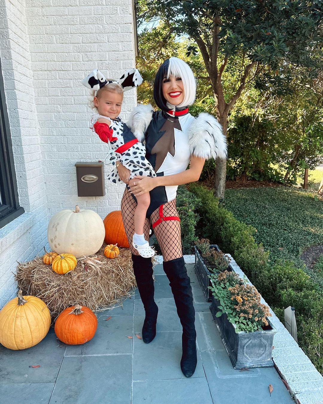 Kat Stickler with her daughter, MK, in Halloween 2022