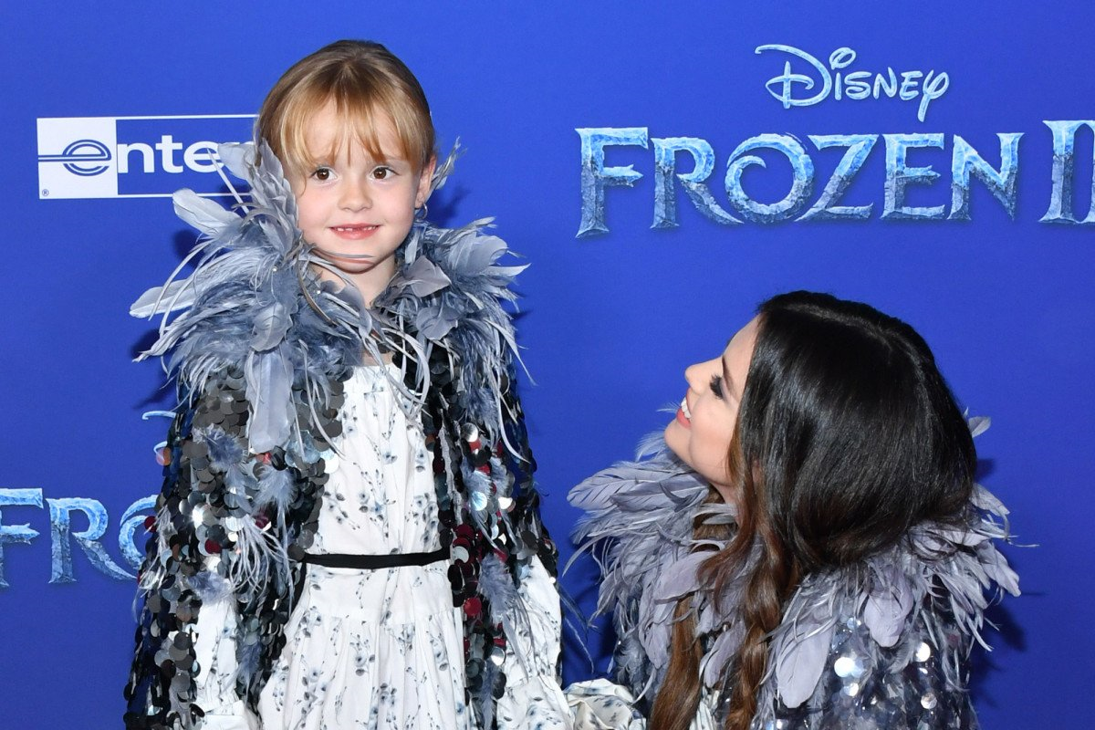 Gracie Teefey with her sister Selena Gomez at the premiere of Frozen 2.
