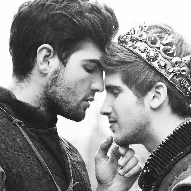 People believe that Joey Graceffa and Daniel Preda are back together. 