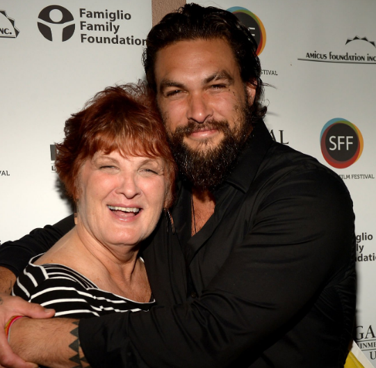 Jason Momoa with his mother Coni Momoa. 