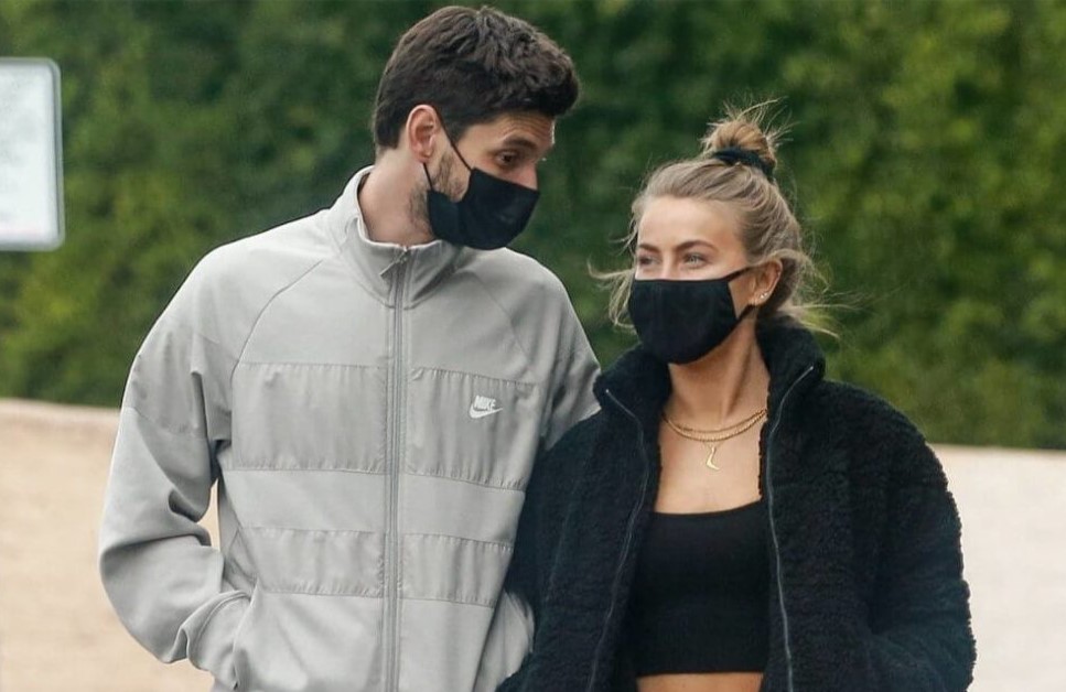 Ben Barnes and Julianne Hough were spotted together in New York. 