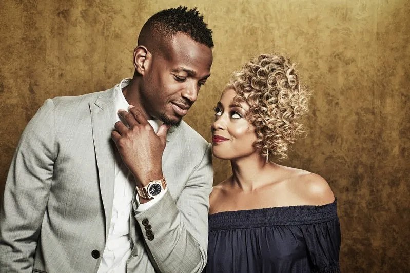 Many believe that Marlon Wayans is dating his girlfriend, Essence Atkins, now.