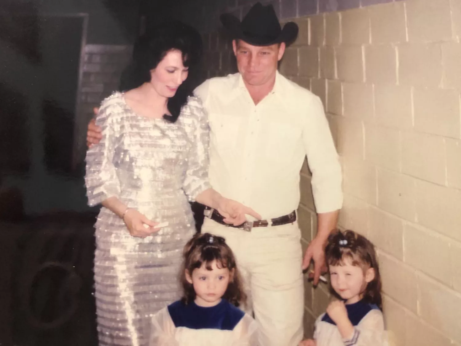 Loretta Lyn and Oliver "Doolittle" Lynn with their twin daughters Peggy and Patsy