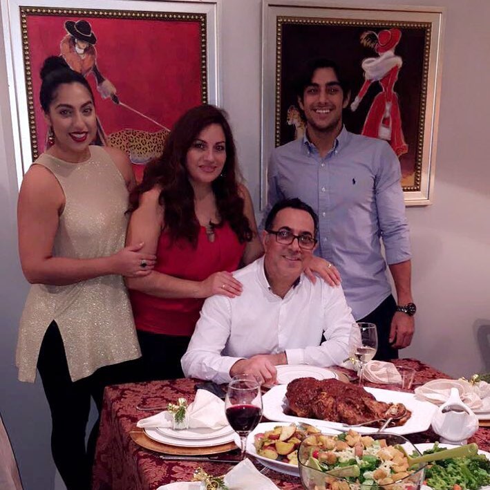 Eman Esfandi celebrated Christmas with his family. 