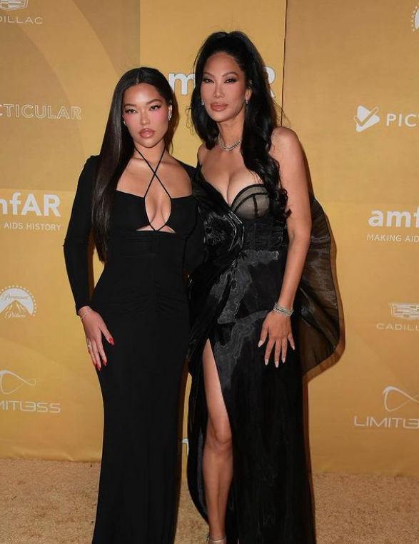 Kimora Lee Simmons and her eldest daughter Ming Lee Simmons.