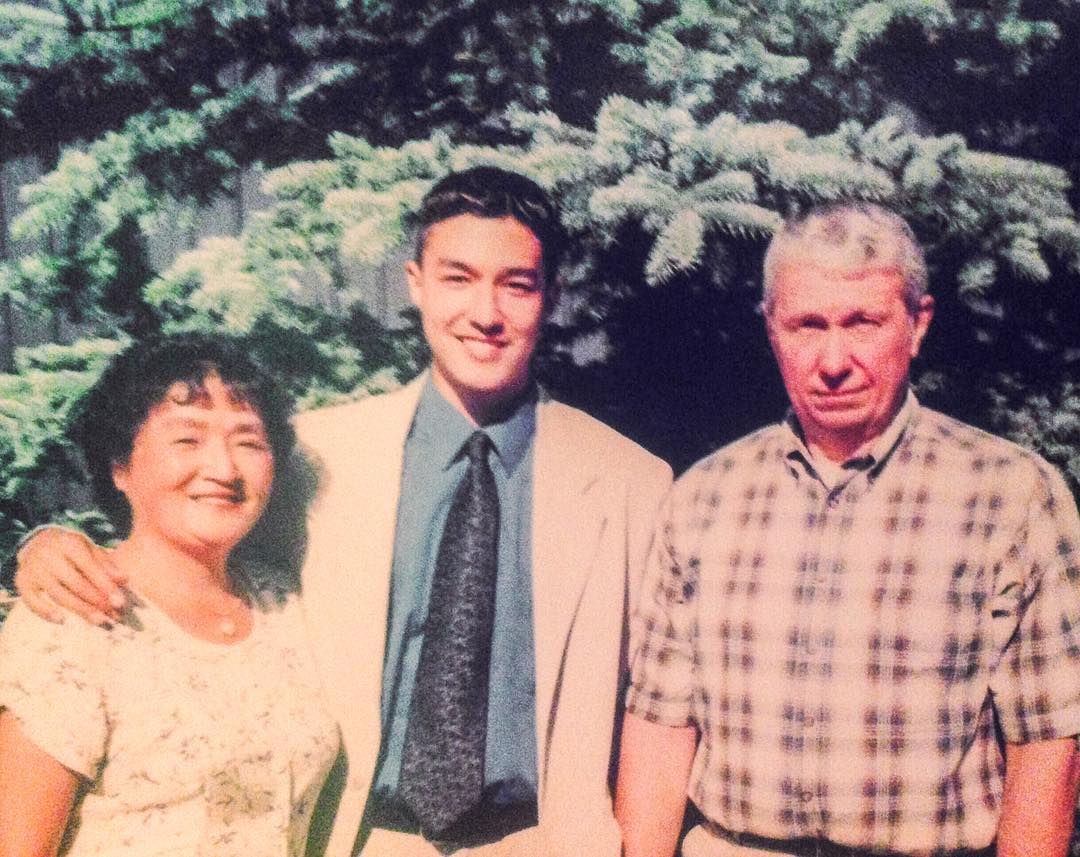 Daniel Henney with his parents. 