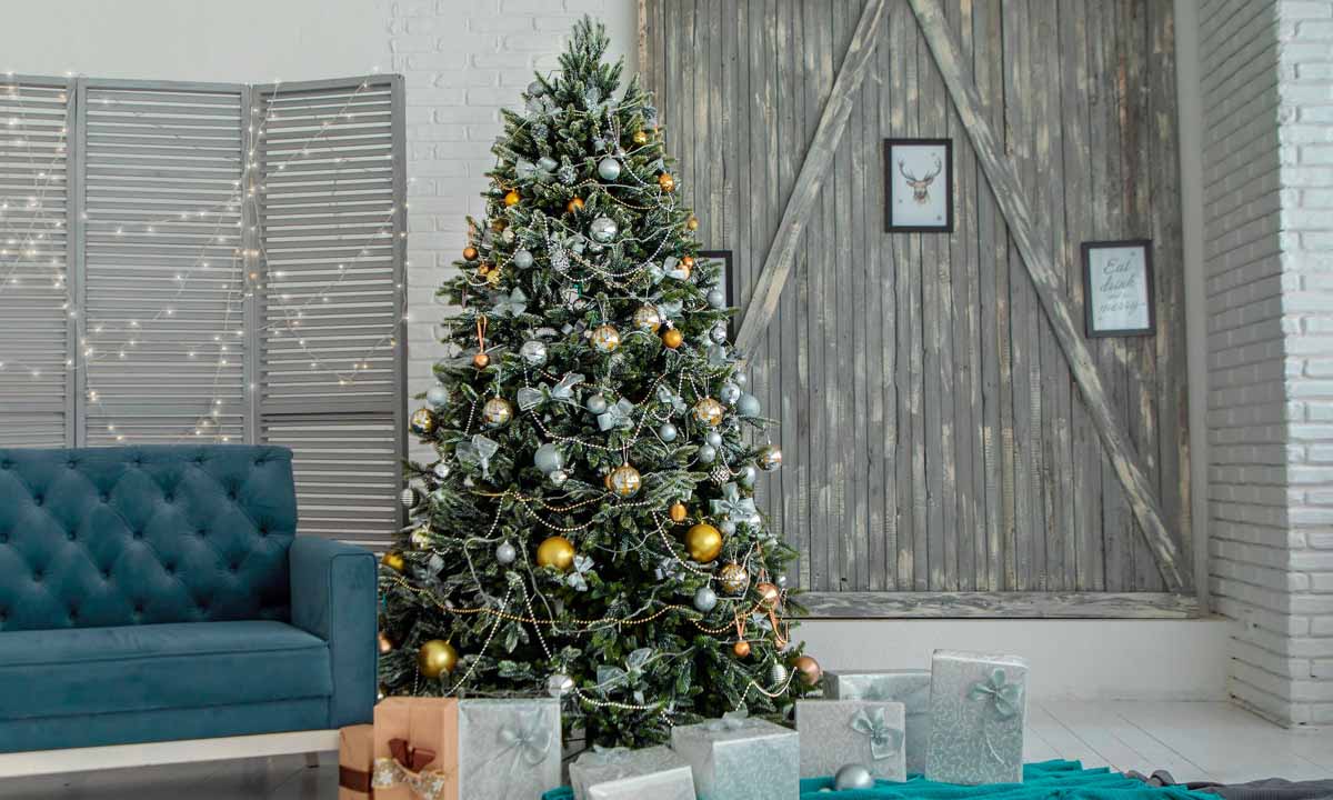 When to Buy a Christmas Tree: Timing for the Best Deals