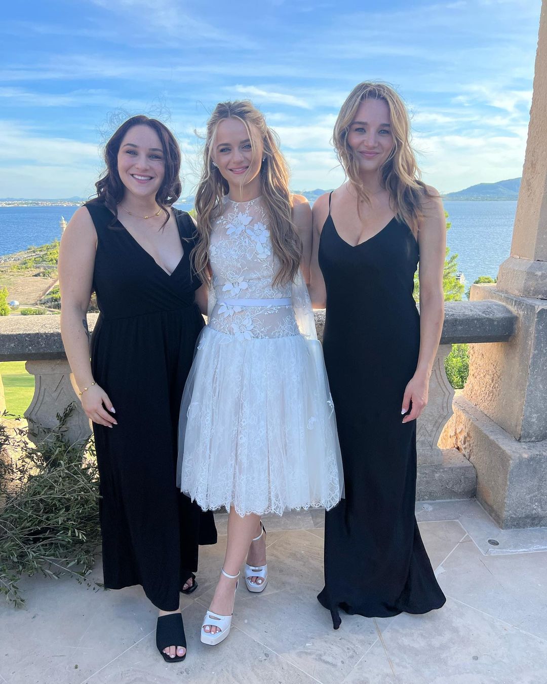 Hunter King with her sisters Joey King and Kelli King