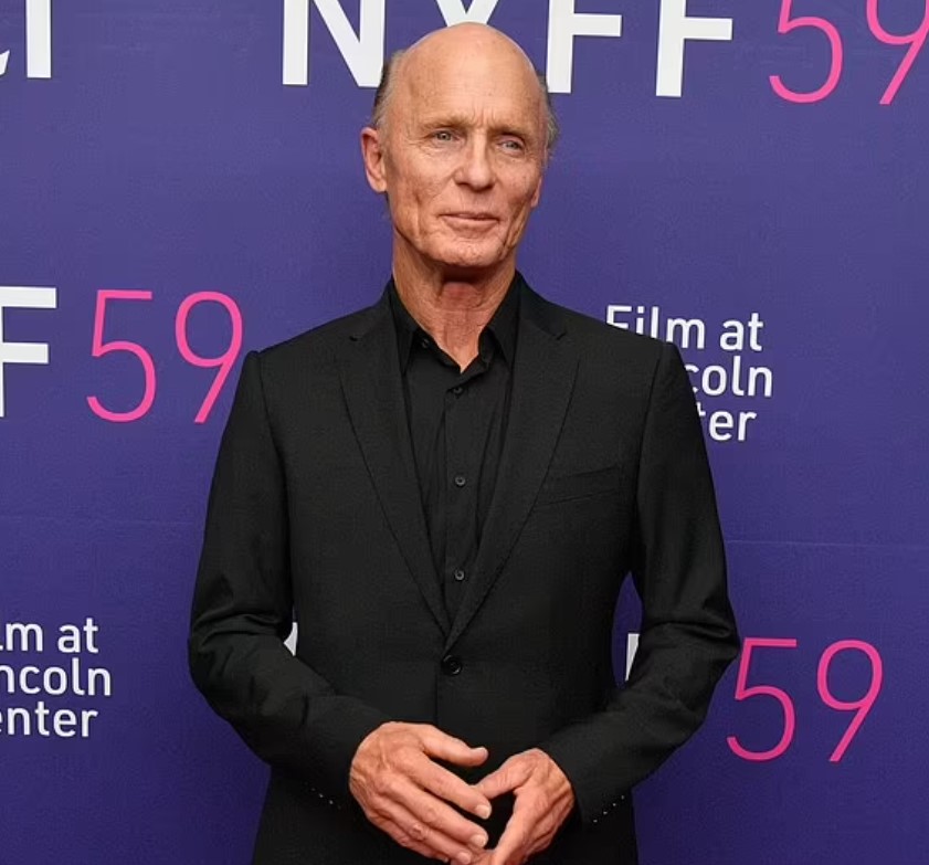 Ed Harris has consistently maintained his physique. 