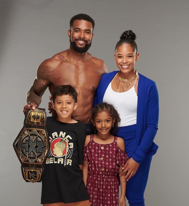Bianca Belair with her husband, Montez Ford, and their kids. (Source: Twitter)
