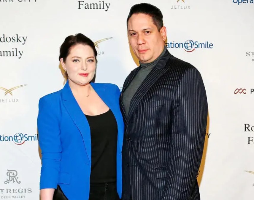 Lauren Ash and Umberto Gonzalez were in a committed relationship for a significant period. 