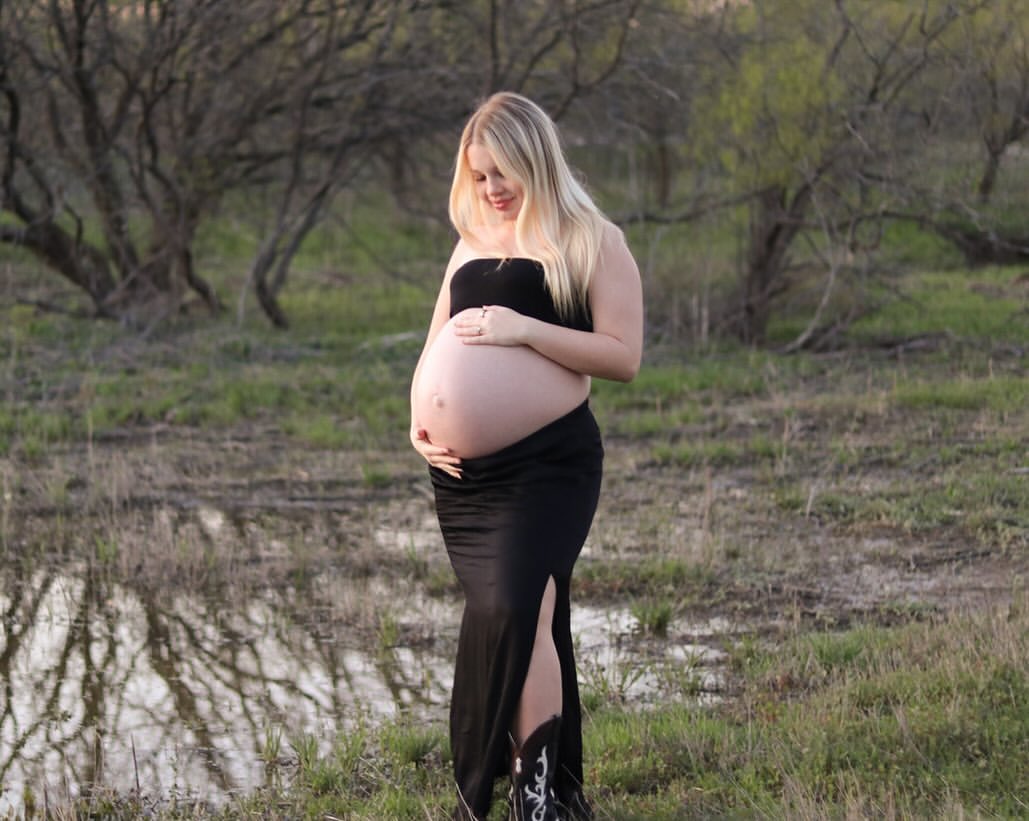 Maddie Lambert-Crowley is pregnant with a baby boy. 