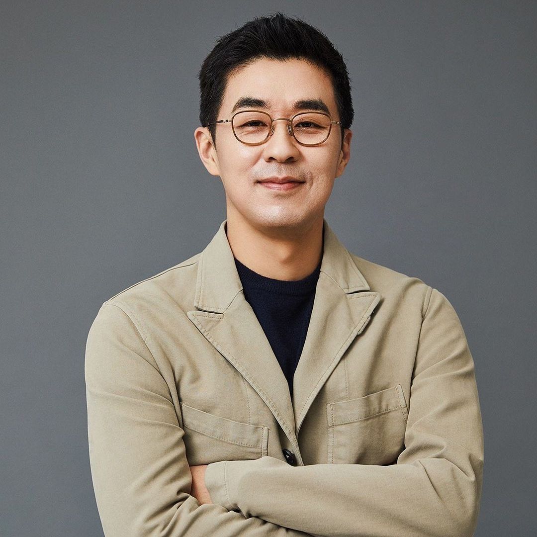 Park Jiwon has kept his married life and family a secret.