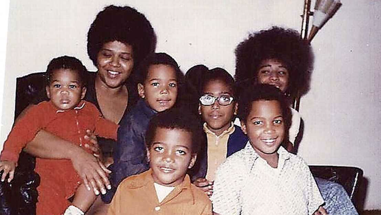 Michael Strahan in Red with his mother and six siblings 