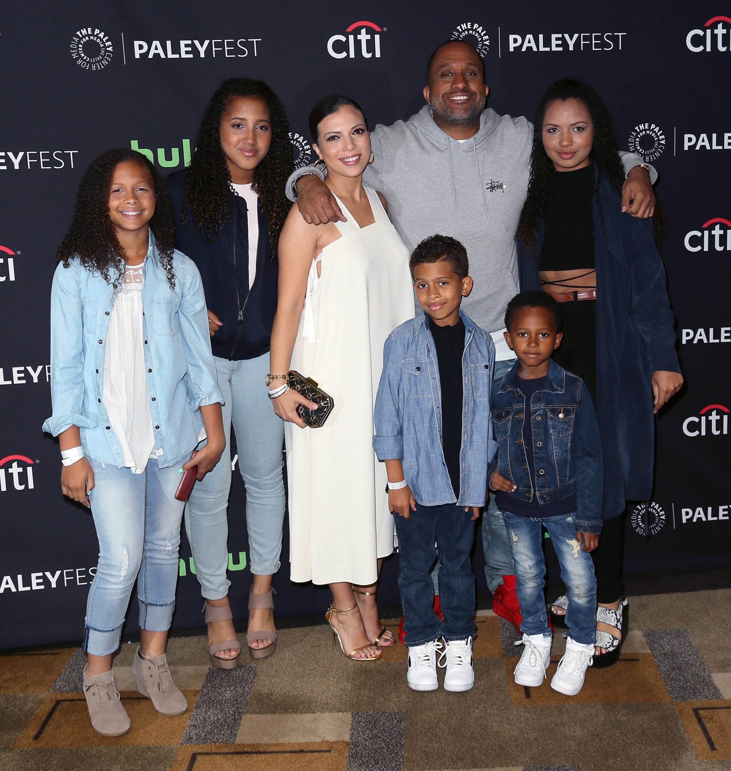 Kenya Barris with his wife and kids