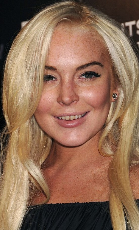 A closer look at Lindsay Lohan's teeth in October 2011