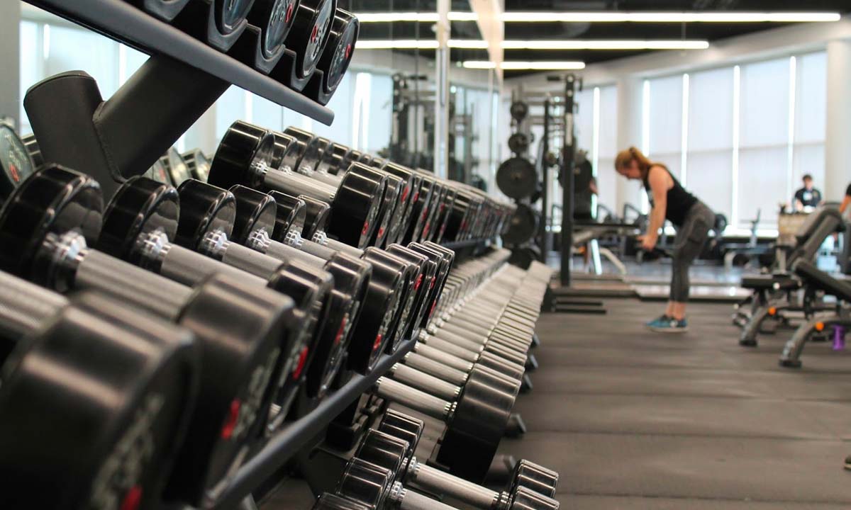 Behind the Scenes: A Day in the Life of a Fitness Center Cleaning Crew