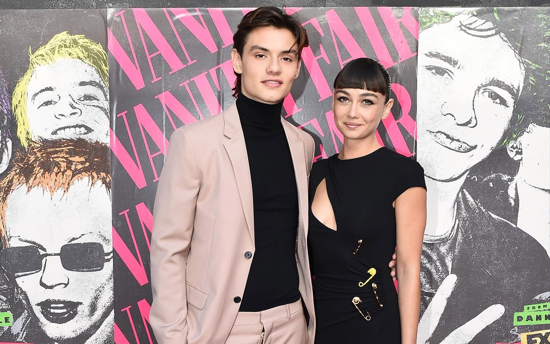Exploring Sydney Chandler’s Boyfriend and Dating Rumors With Louis Partridge
